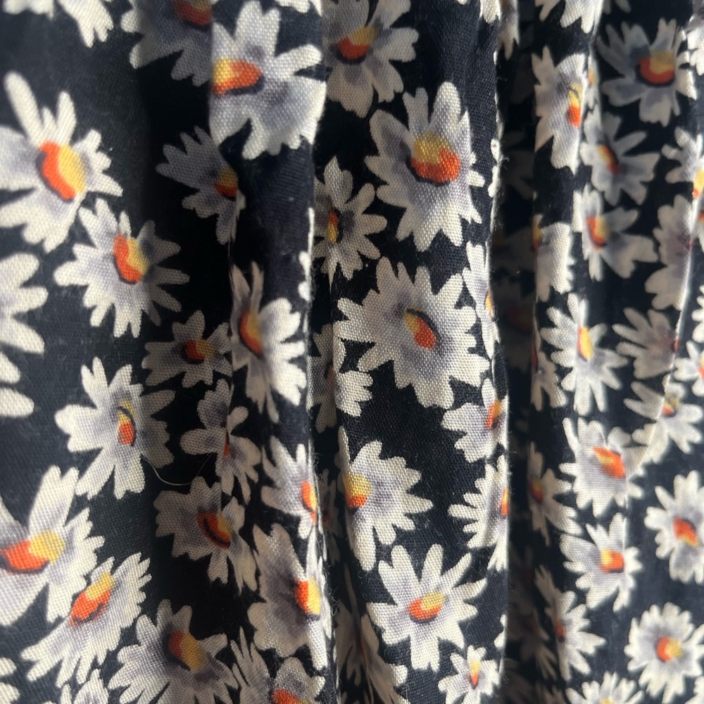 Cutie flower skirt size small